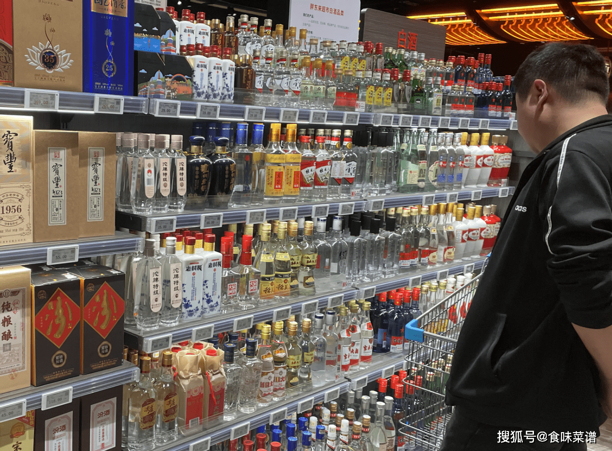 民权版小苹果小酒:同为“沱牌情”特级酒，T68与T88谁更好喝？内行：弄清差距才不亏